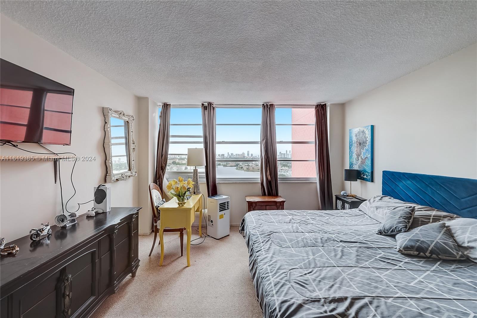1351 NE Miami Gardens Dr Unit: 1506E