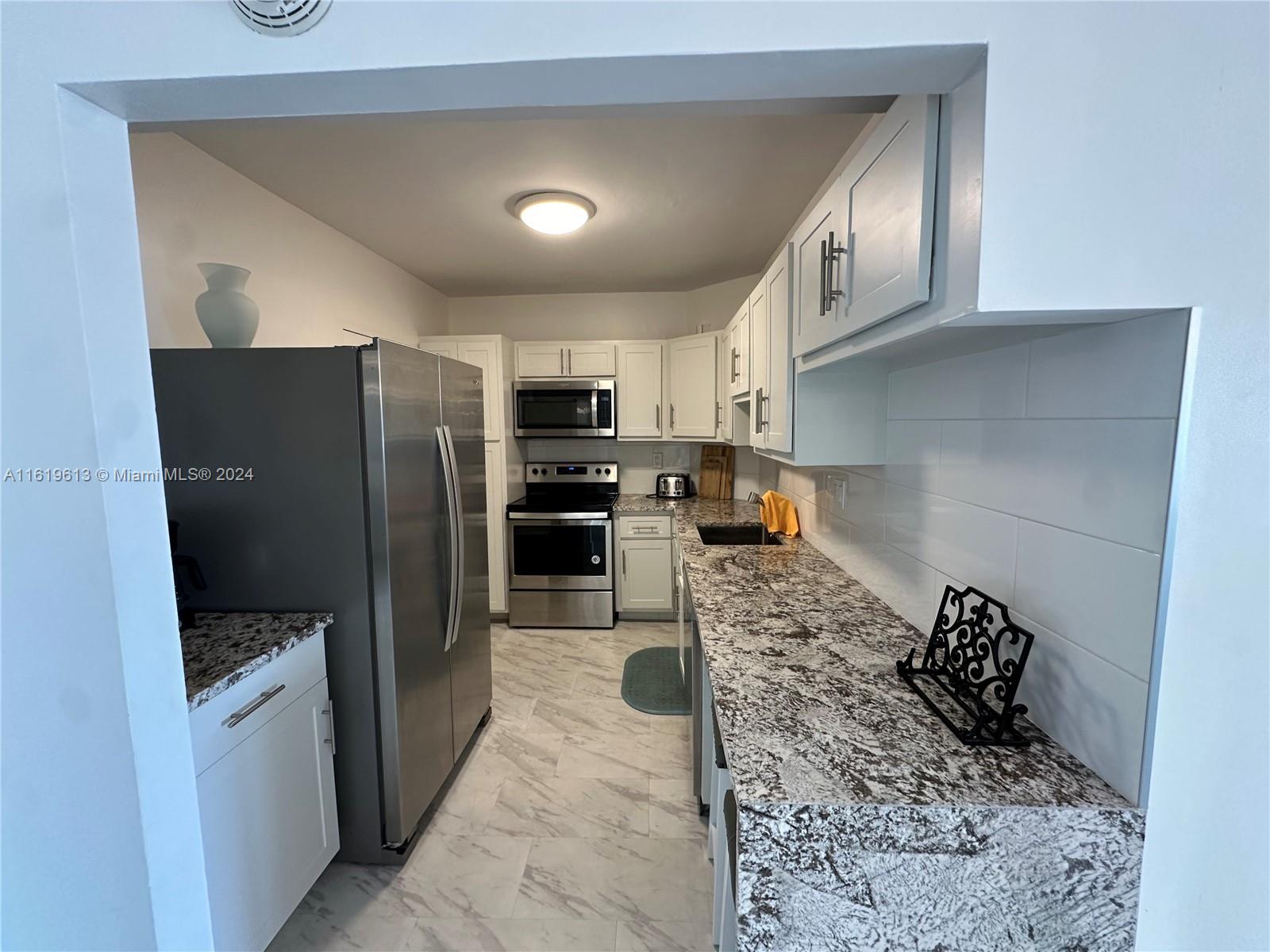 300 Bayview Dr # 1612