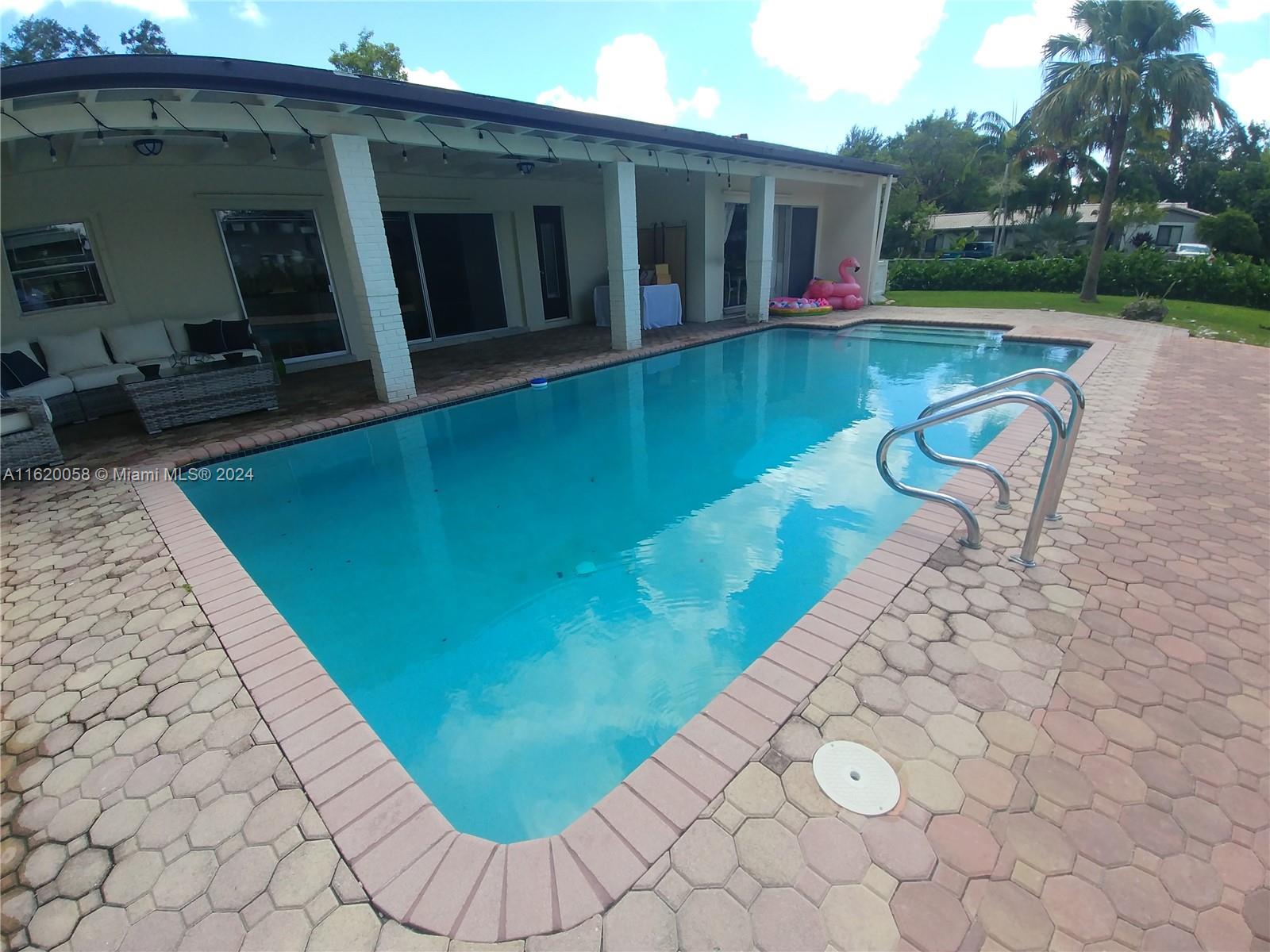12420 SW 105th Ave