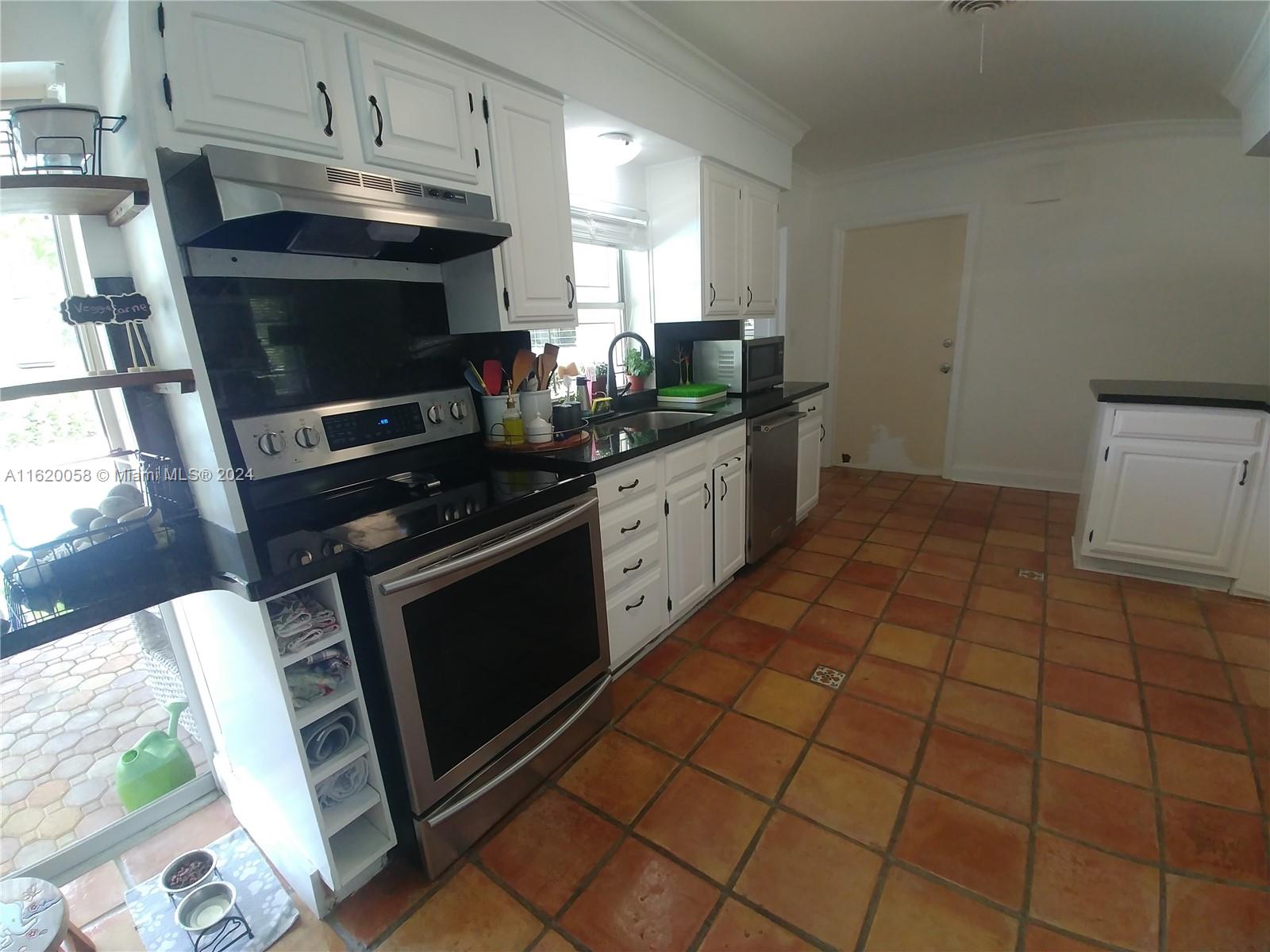 12420 SW 105th Ave