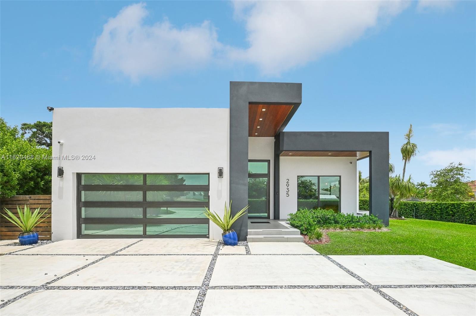 2935 SW 82nd Ave