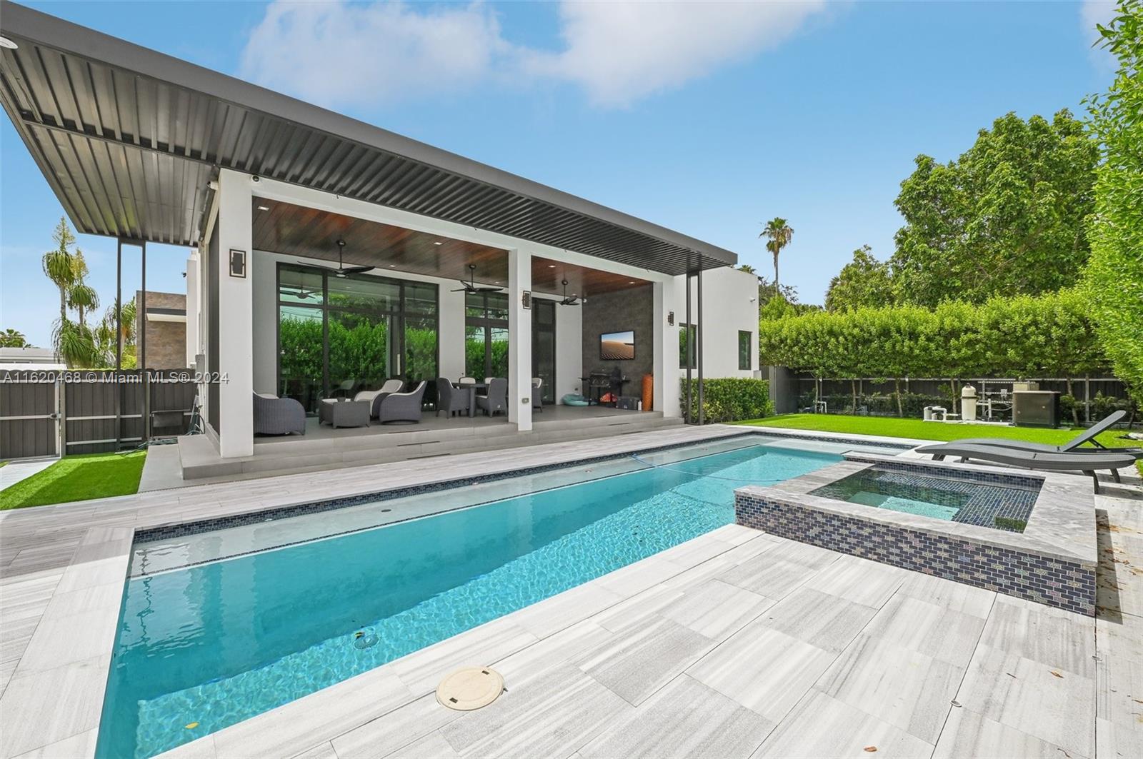 2935 SW 82nd Ave
