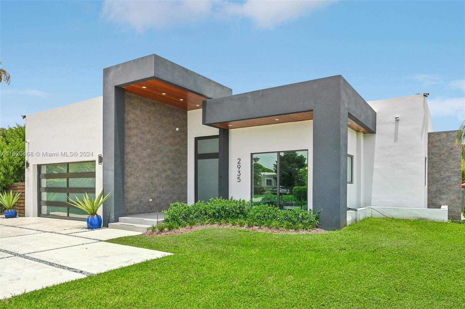 2935 SW 82nd Ave