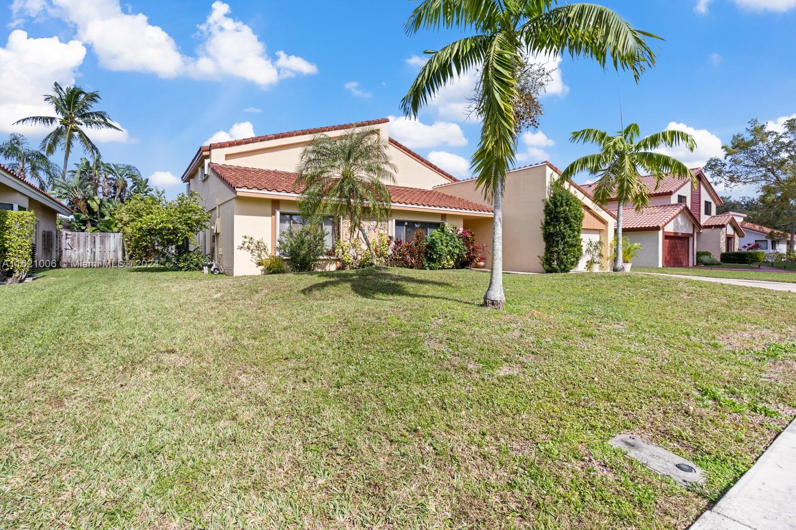 9421 NW 10th St