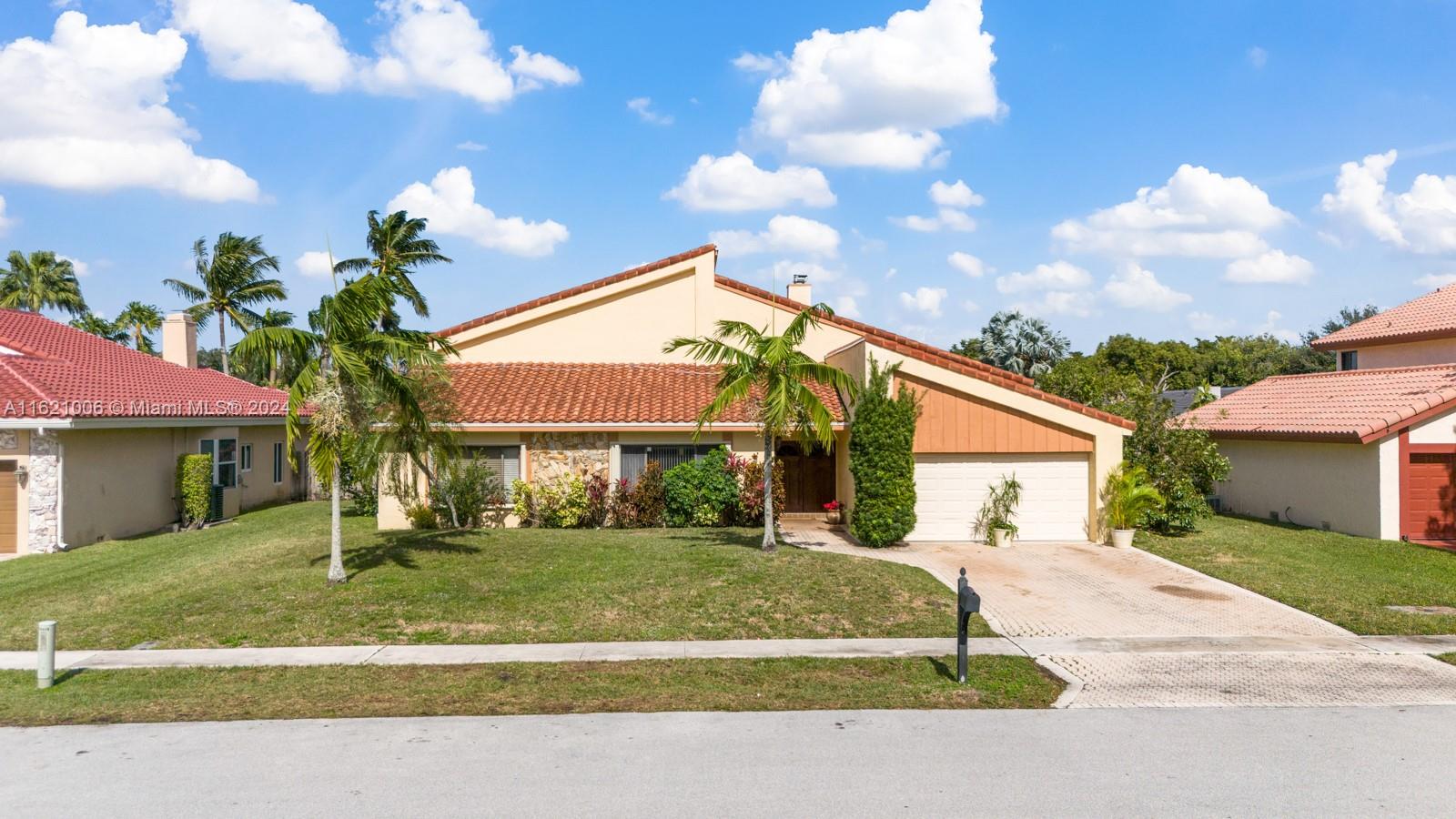9421 NW 10th St