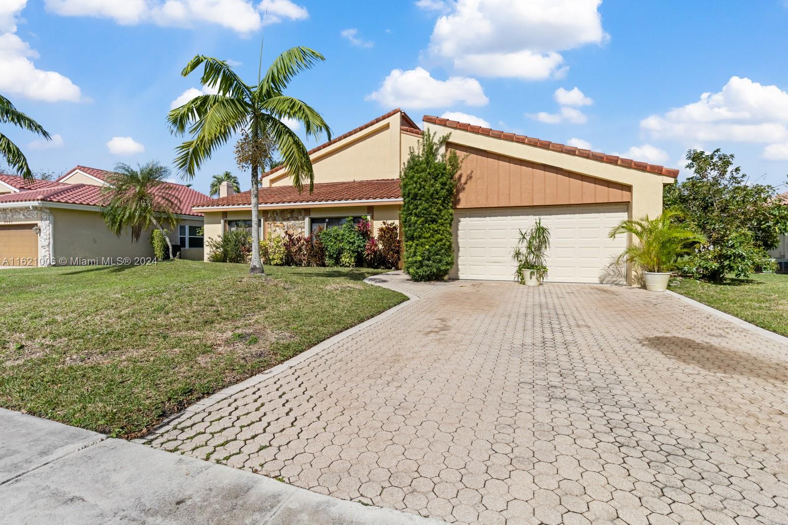 9421 NW 10th St