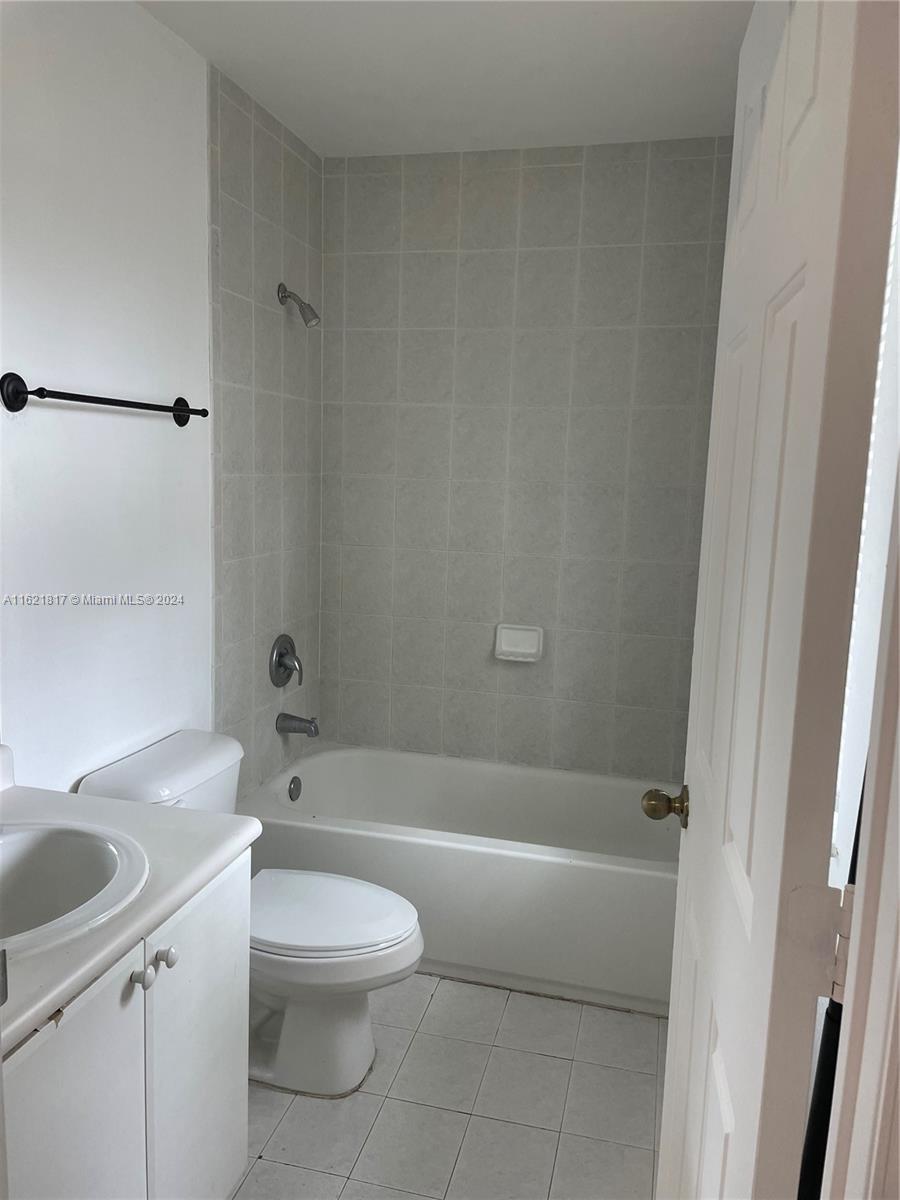 2459 SE 15th Pl # 203