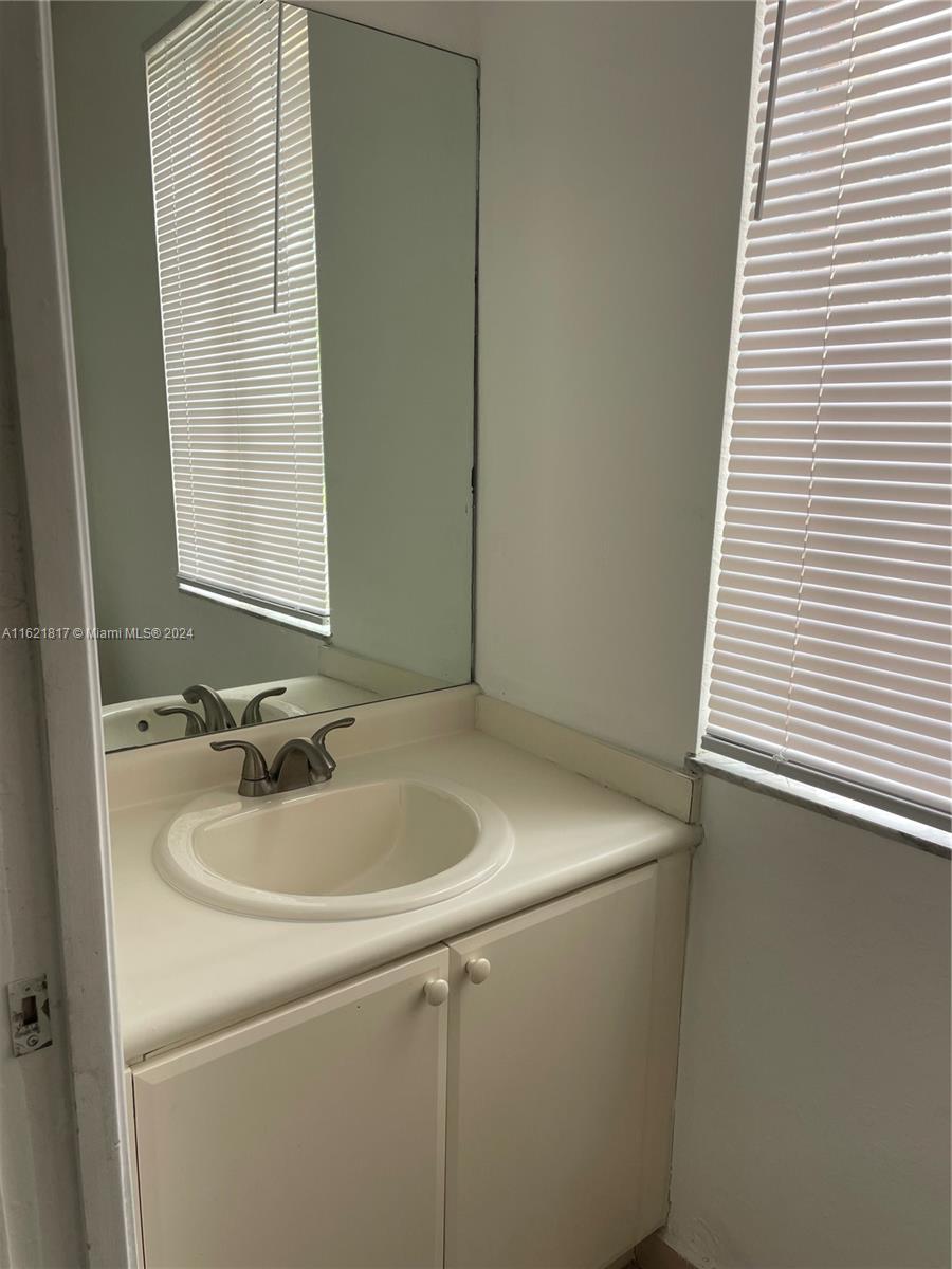 2459 SE 15th Pl # 203