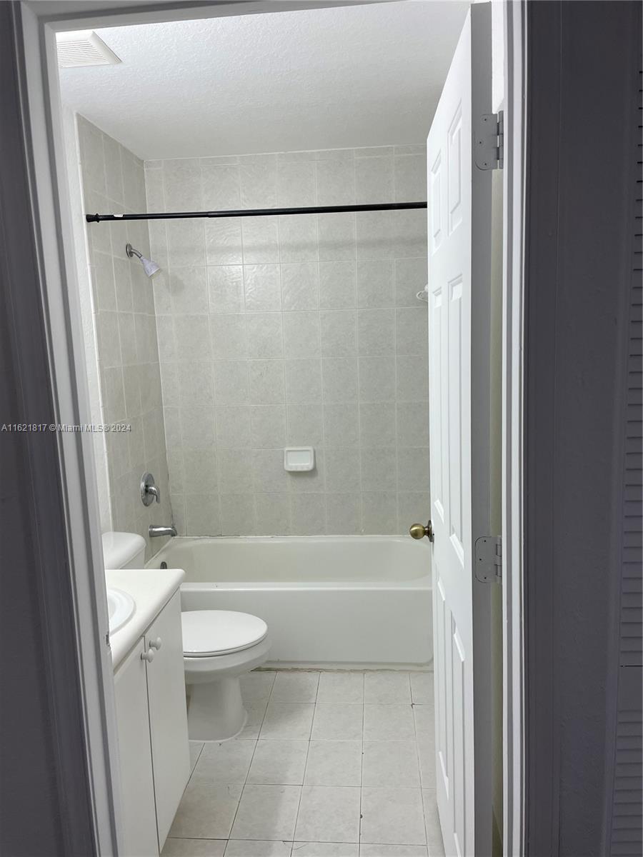 2459 SE 15th Pl # 203