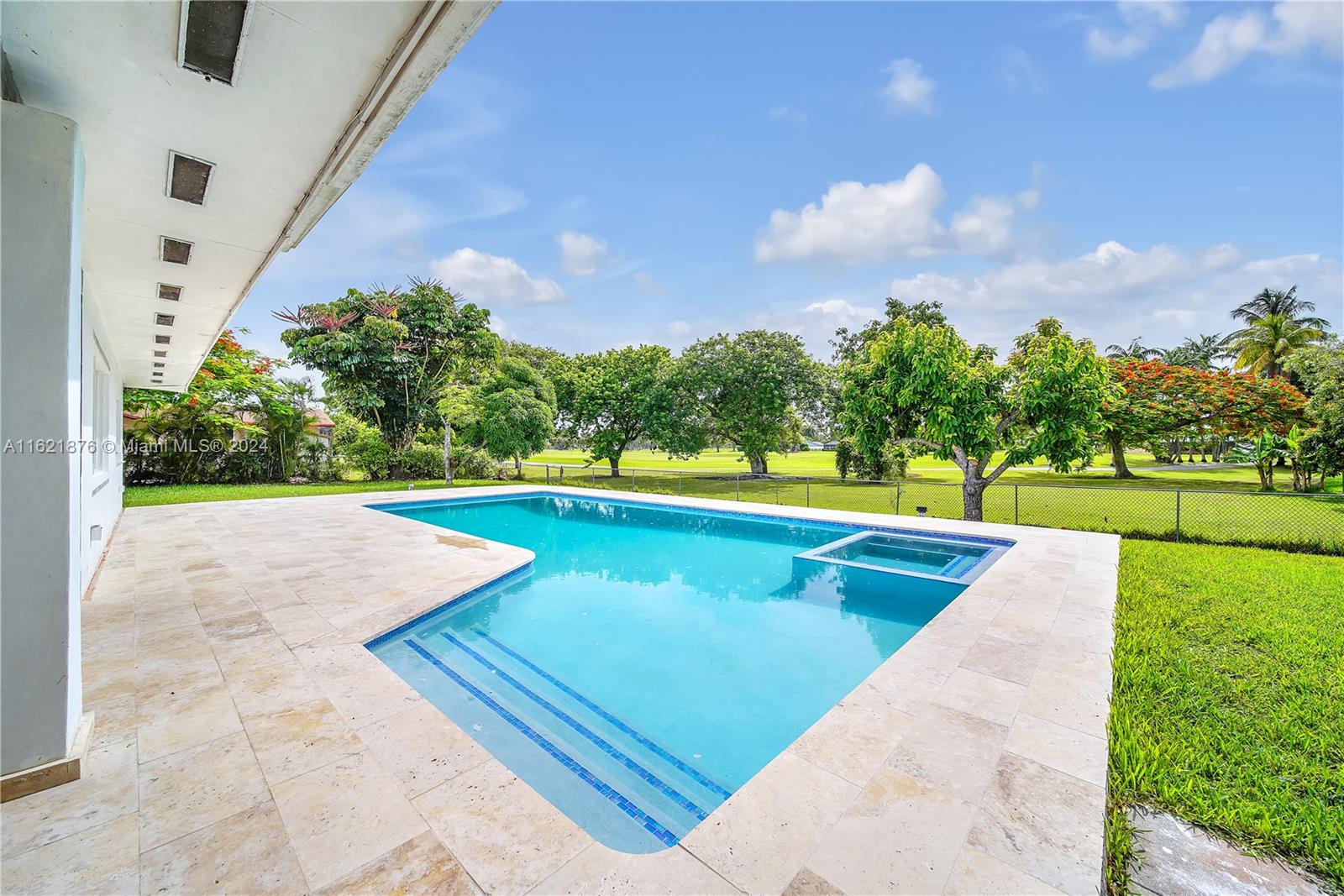 15625 Palmetto Lake Dr
