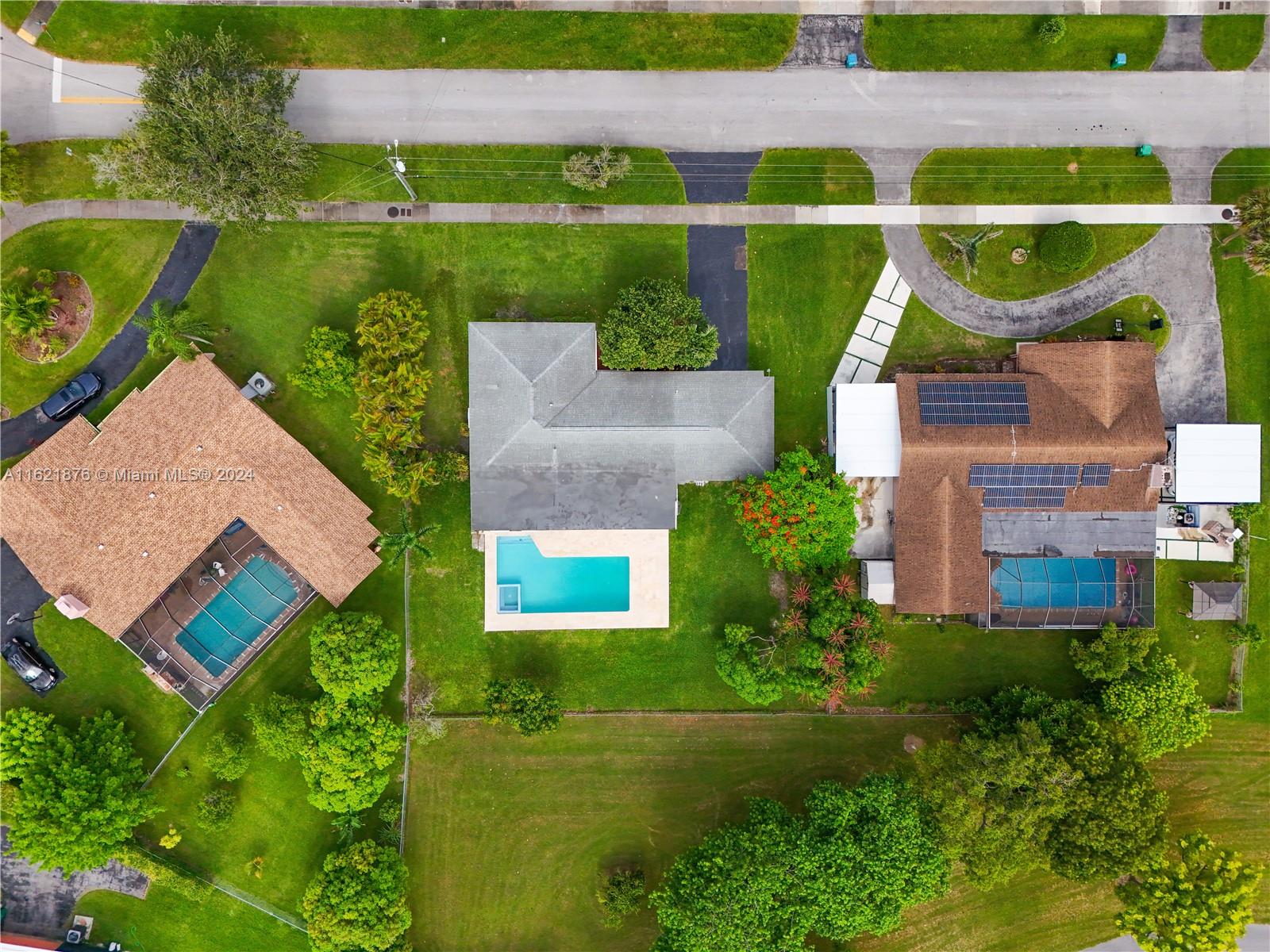 15625 Palmetto Lake Dr