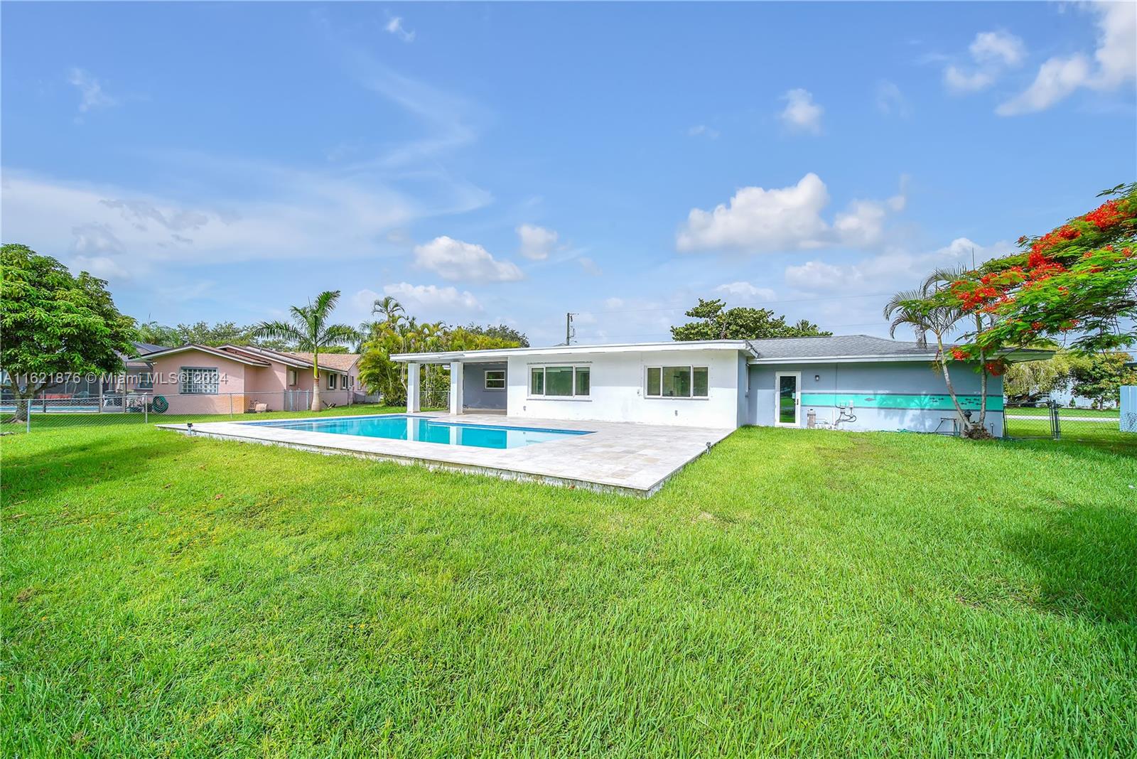 15625 Palmetto Lake Dr