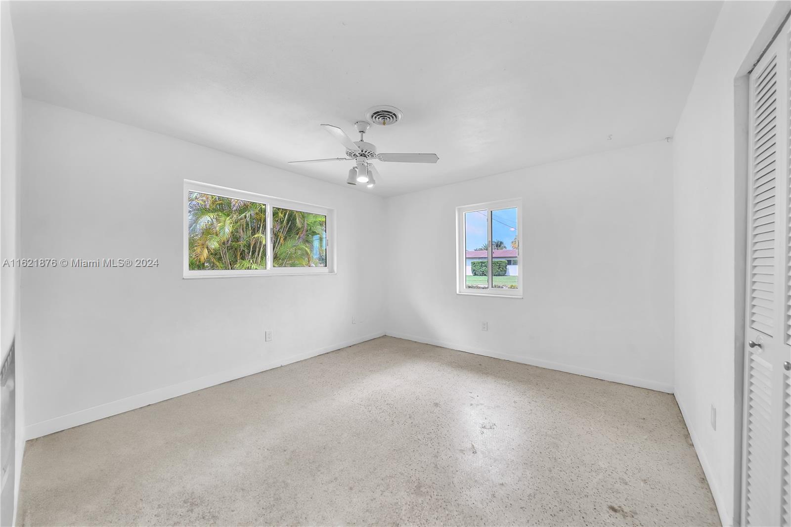 15625 Palmetto Lake Dr