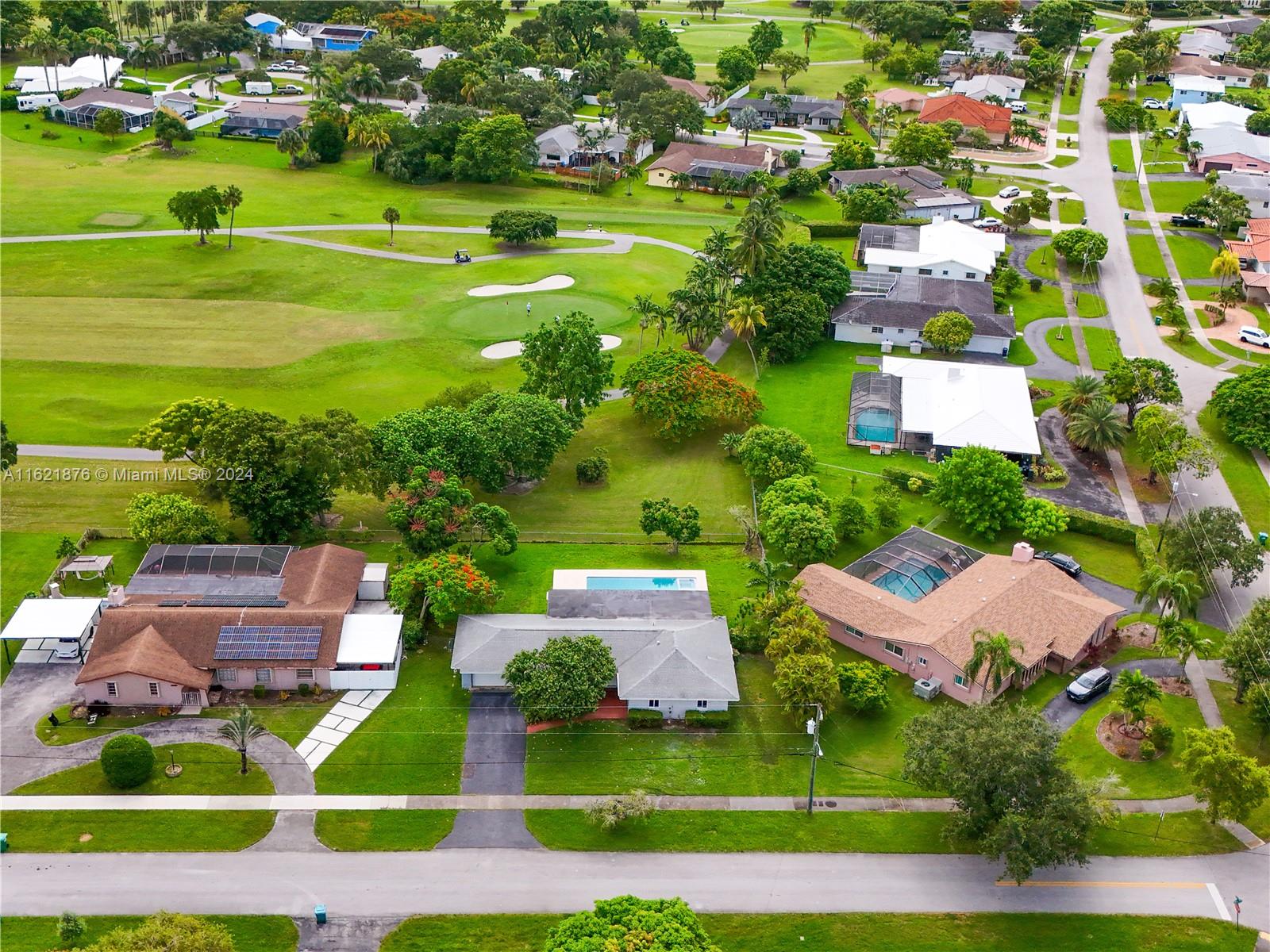 15625 Palmetto Lake Dr