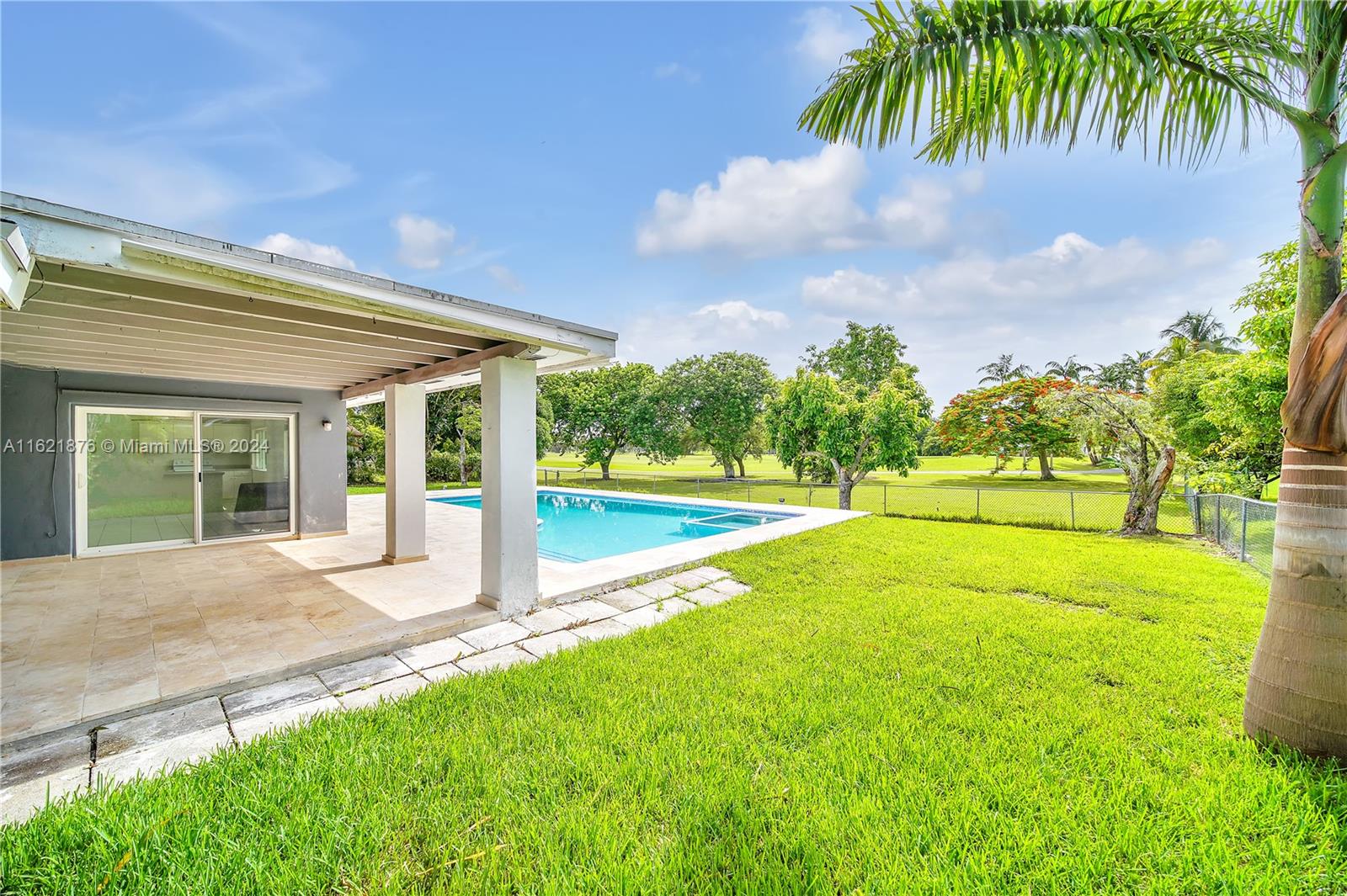 15625 Palmetto Lake Dr