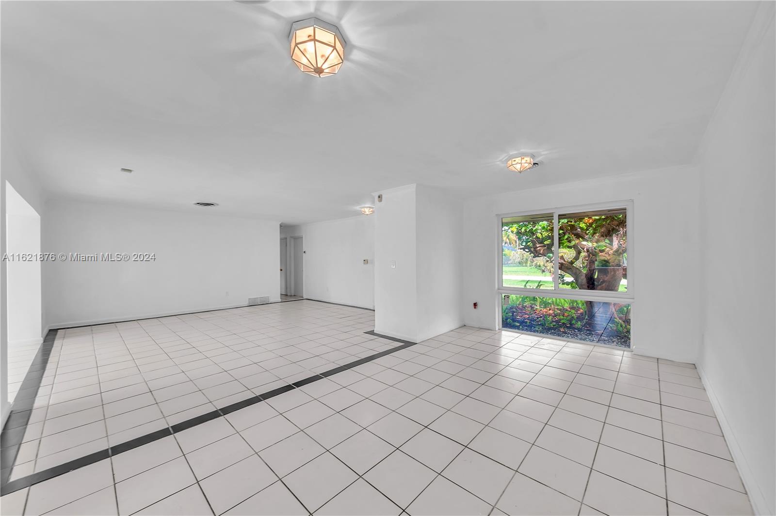 15625 Palmetto Lake Dr