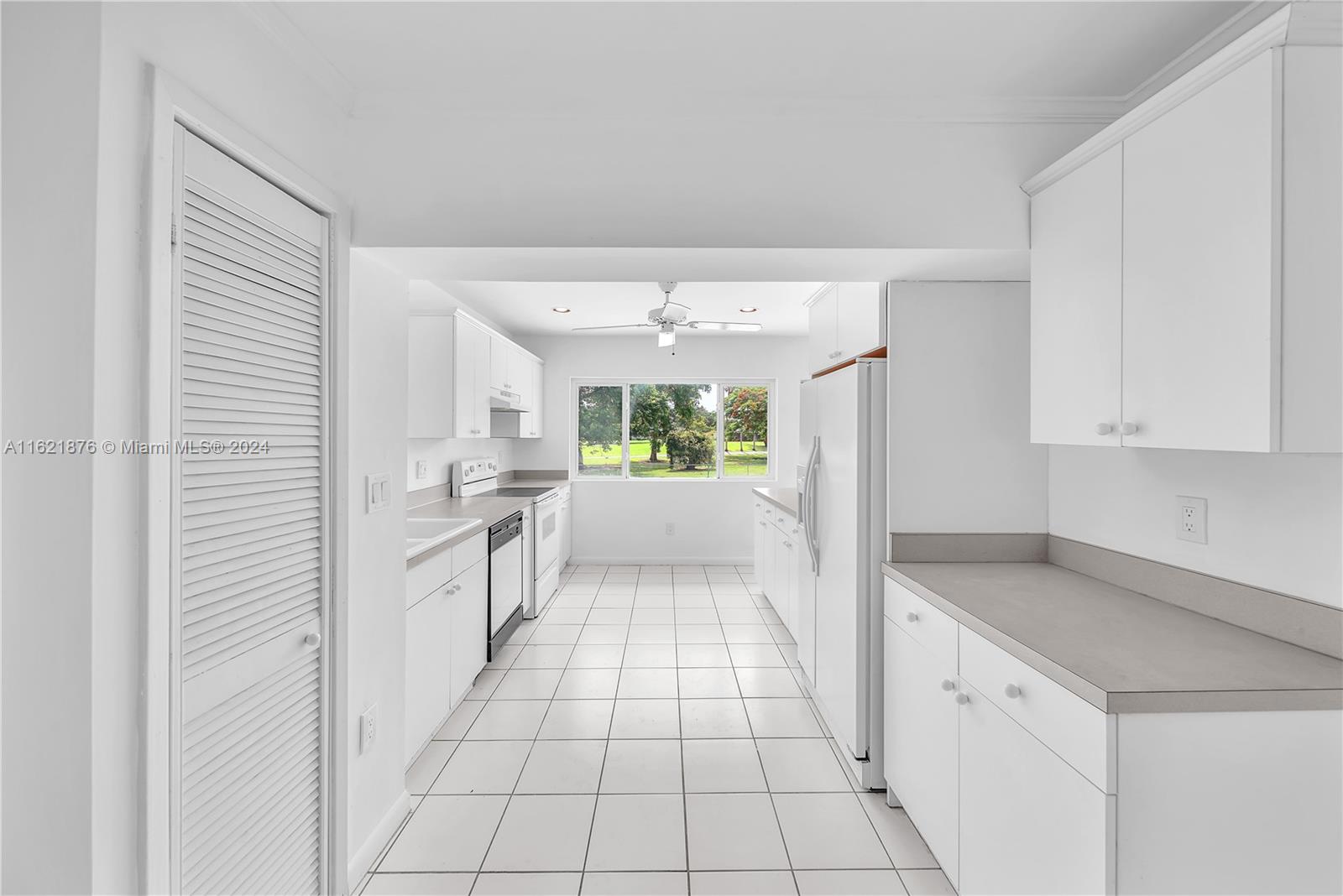 15625 Palmetto Lake Dr