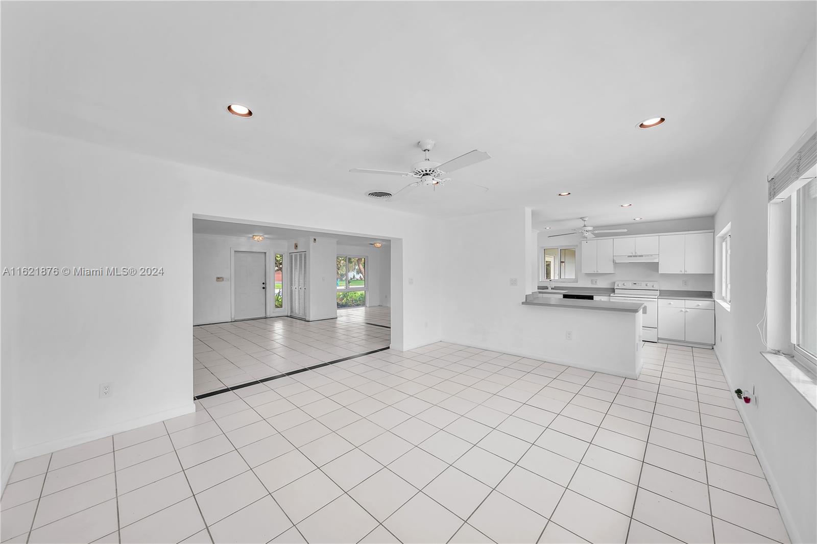 15625 Palmetto Lake Dr