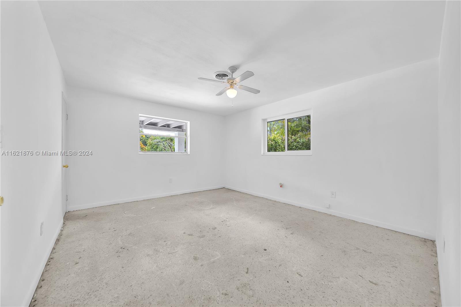 15625 Palmetto Lake Dr