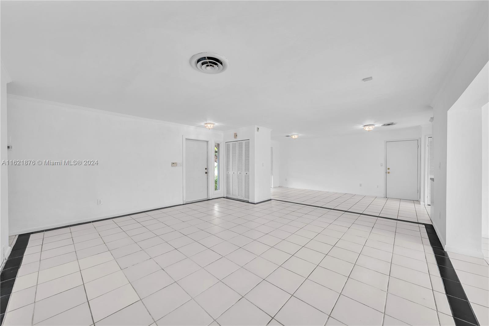 15625 Palmetto Lake Dr