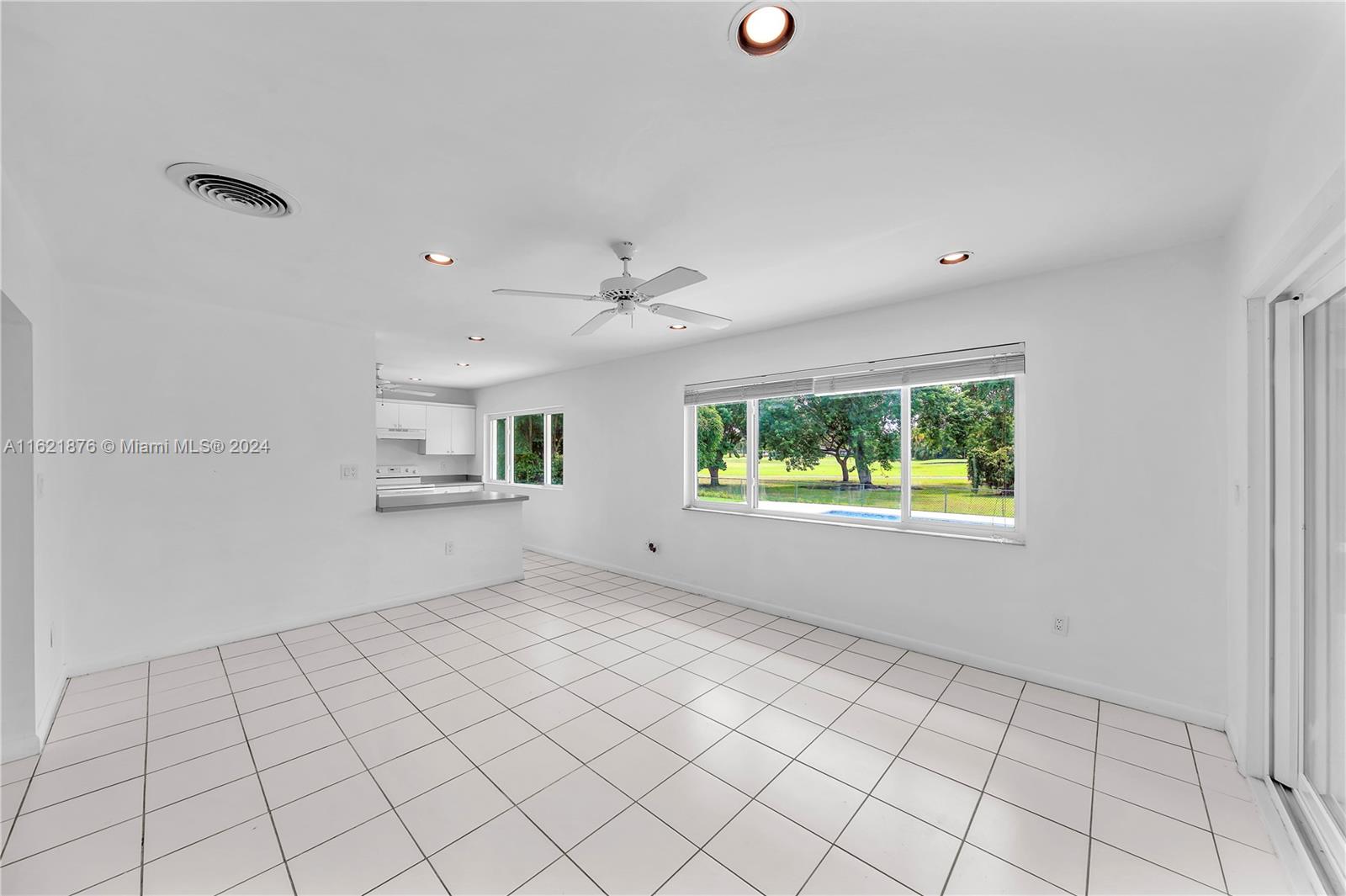 15625 Palmetto Lake Dr