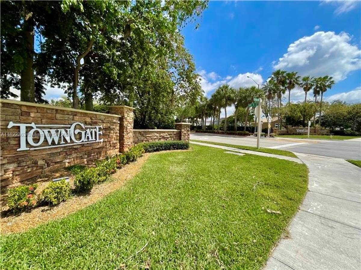 15123 NW 7th Ct # 15123