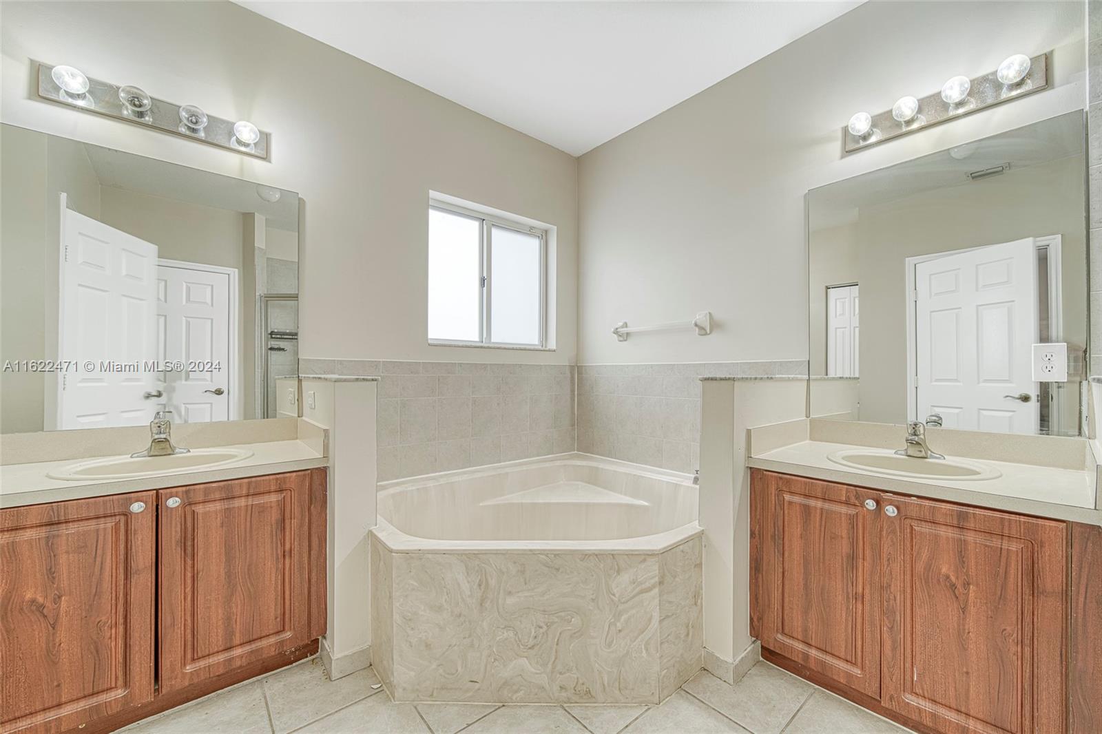1616 SE 23rd Way # 1616