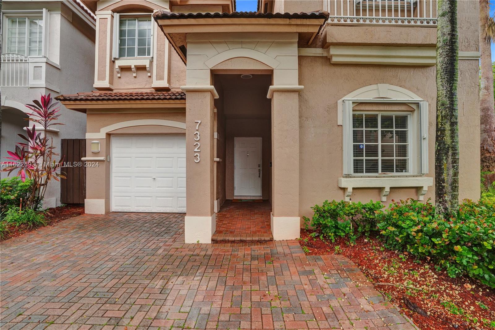 7323 NW 113th Ct