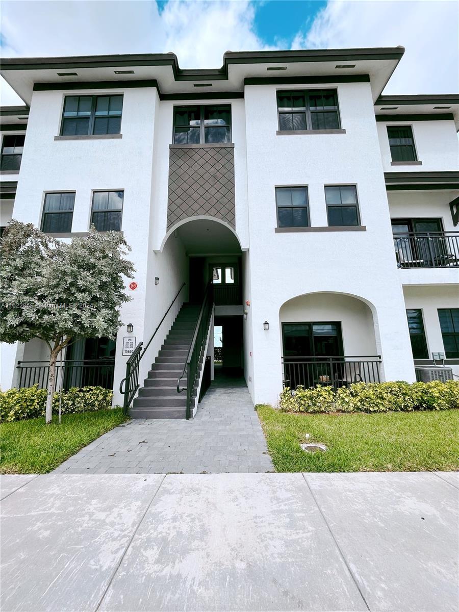 15650 SW 136th St # 218