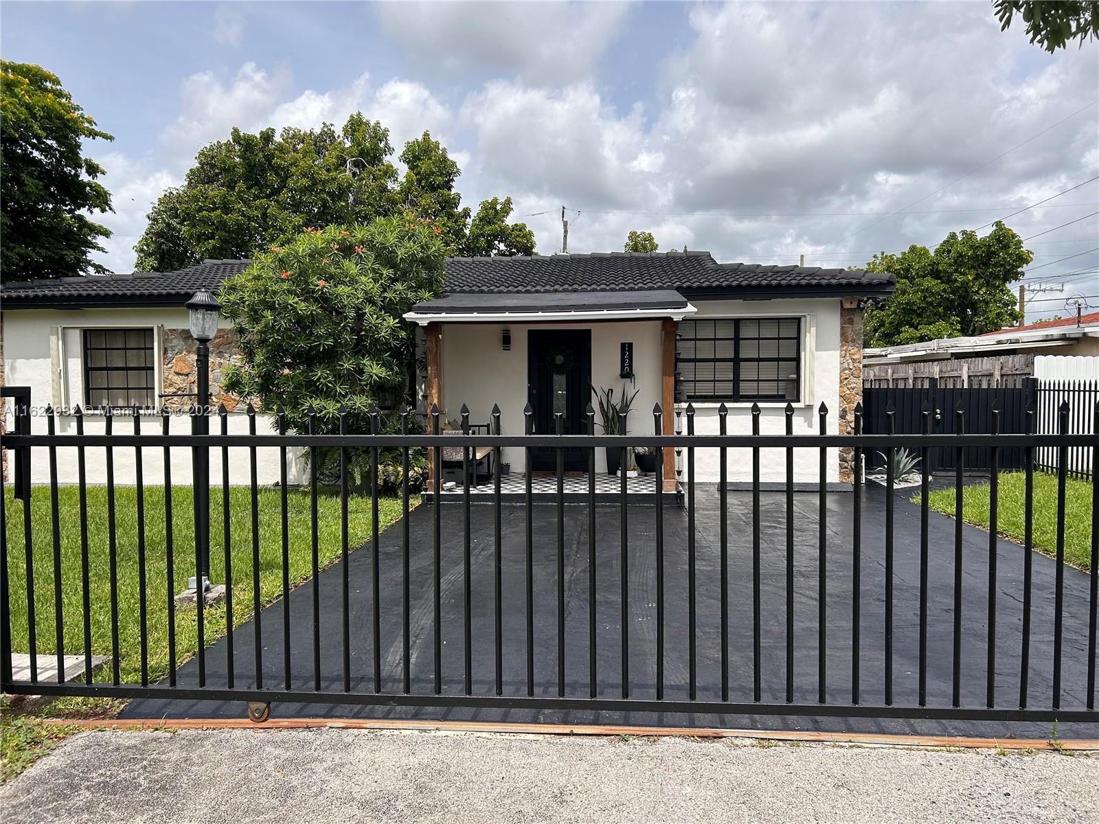 1220 SW 73rd Pl