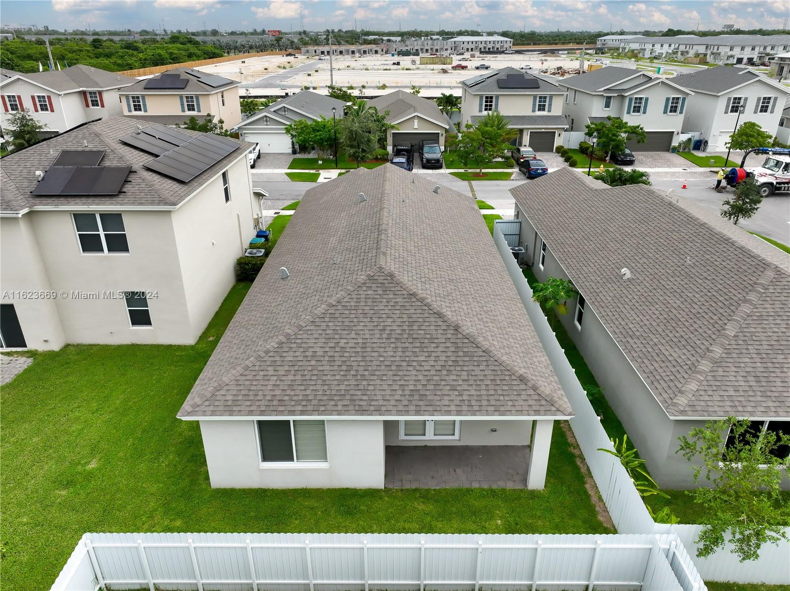 625 NE 5th Way