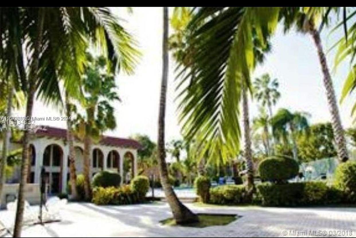 10826 N Kendall Dr # T13