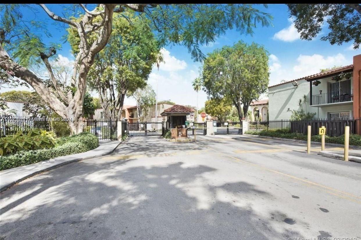 10826 N Kendall Dr # T13