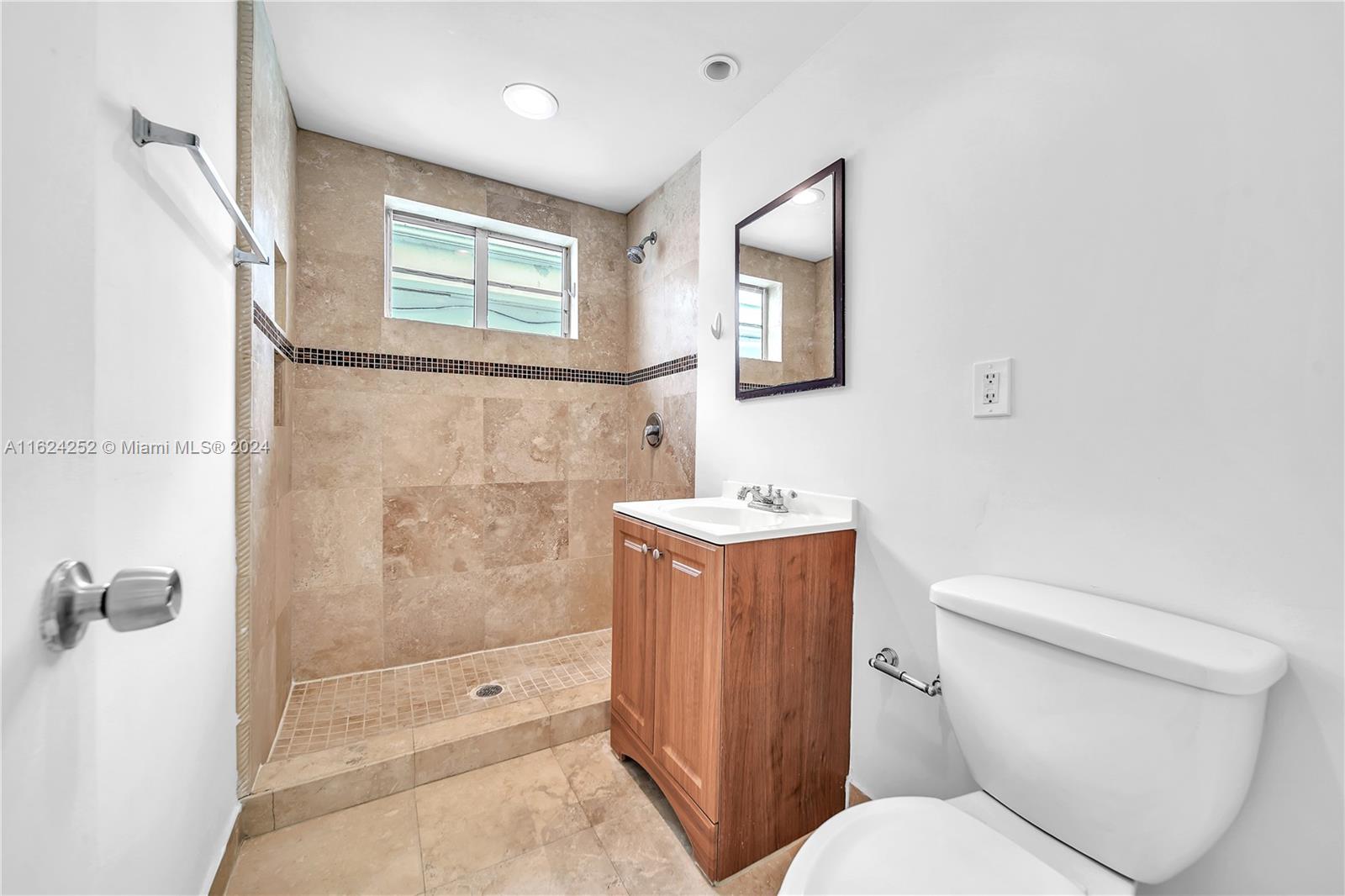 7950 Tatum Waterway Dr # 15