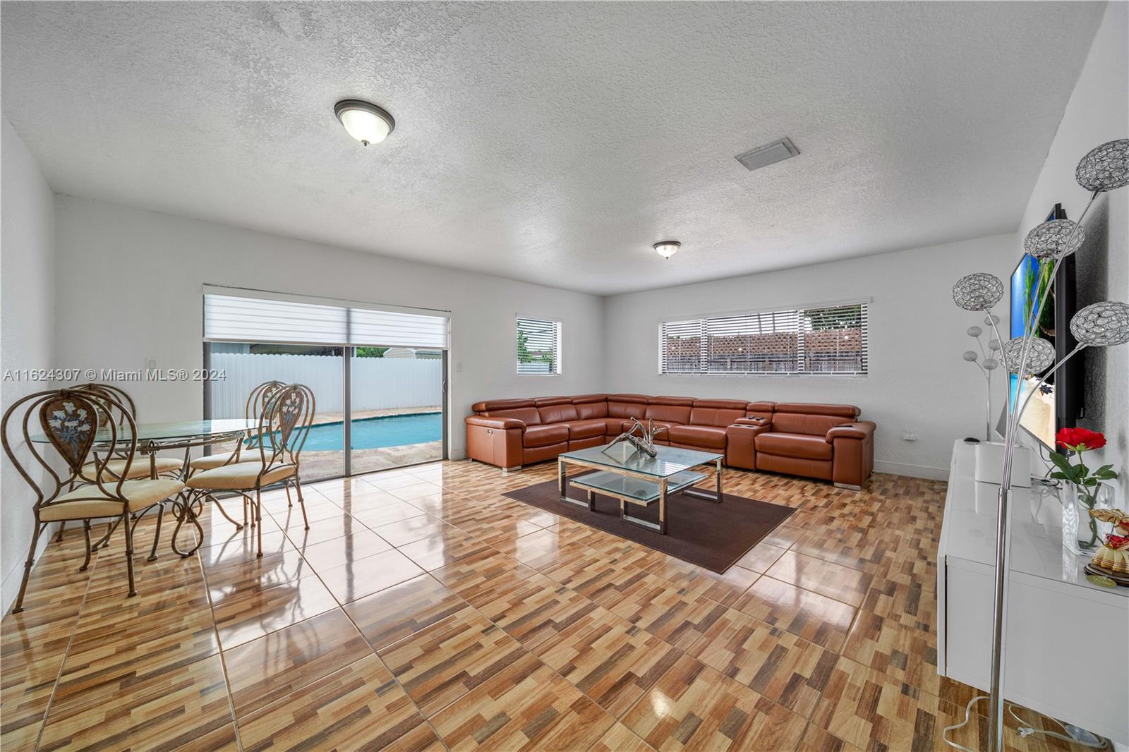 11112 NW 59th Pl