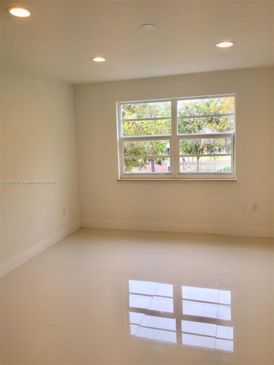 301 Michigan Ave # 205