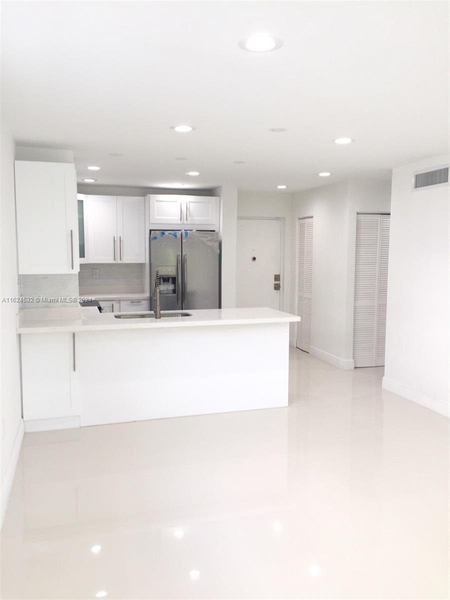 301 Michigan Ave # 205