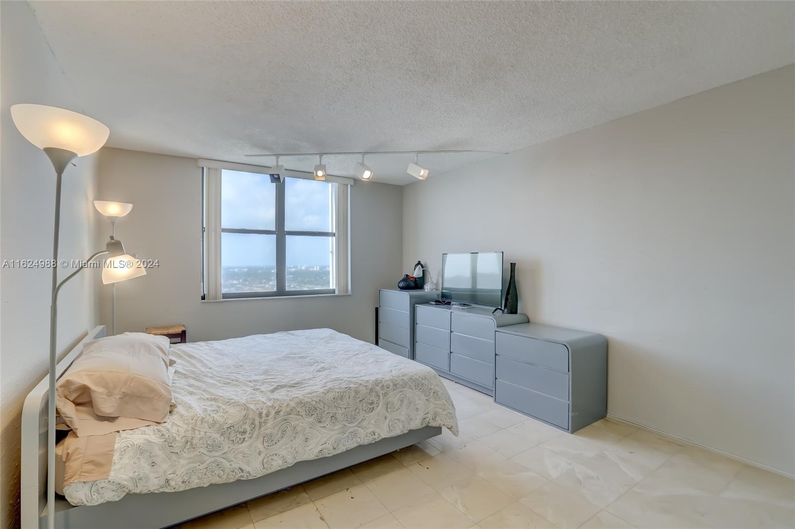 2401 S Ocean Dr # 2207