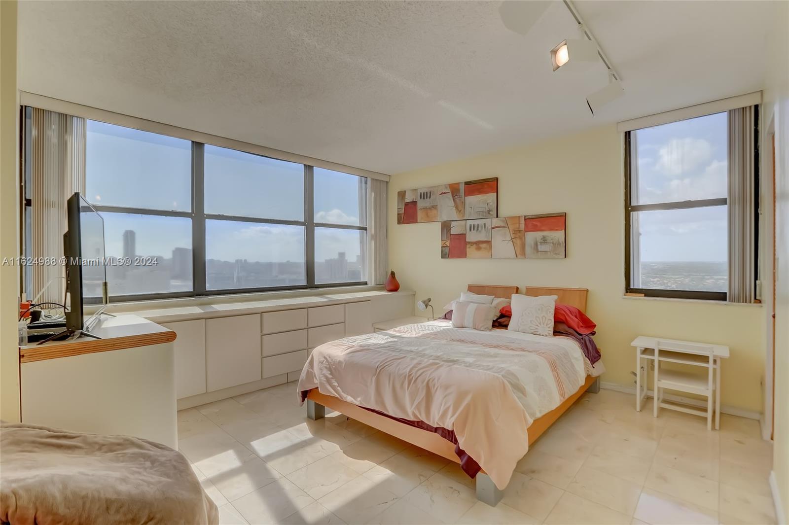 2401 S Ocean Dr # 2207
