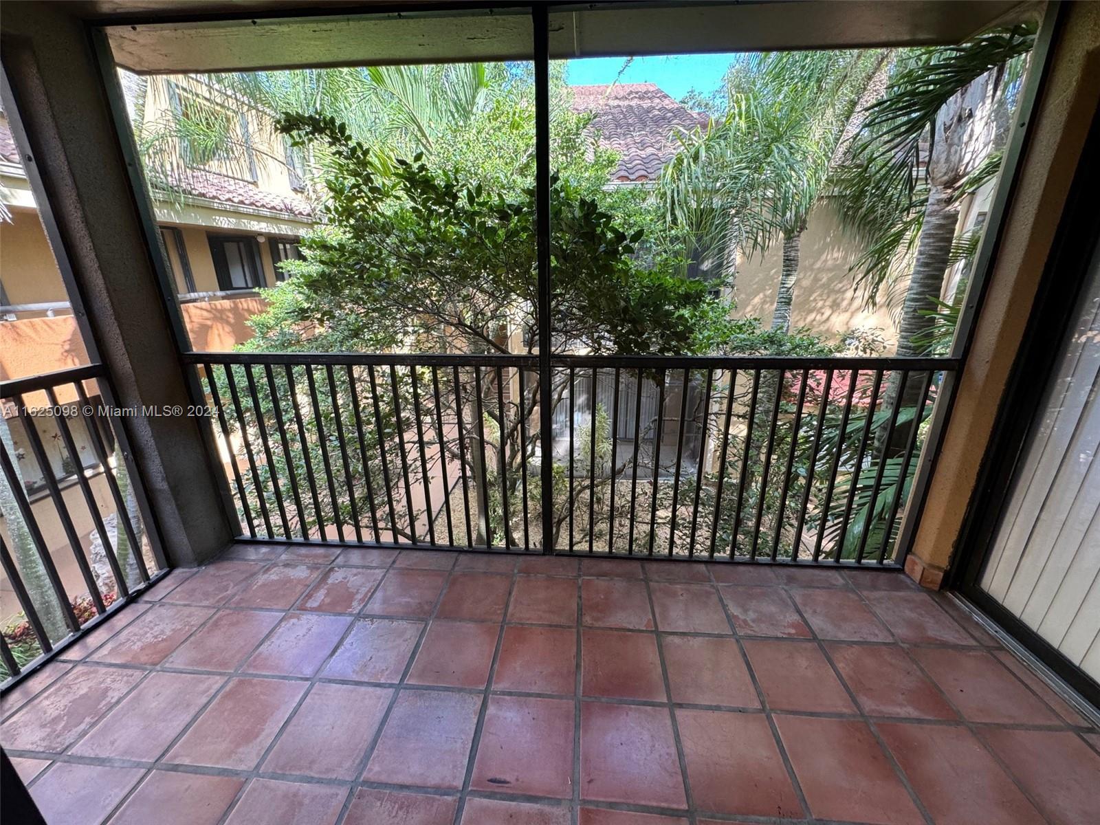 15579 N Miami Lakeway N # 209