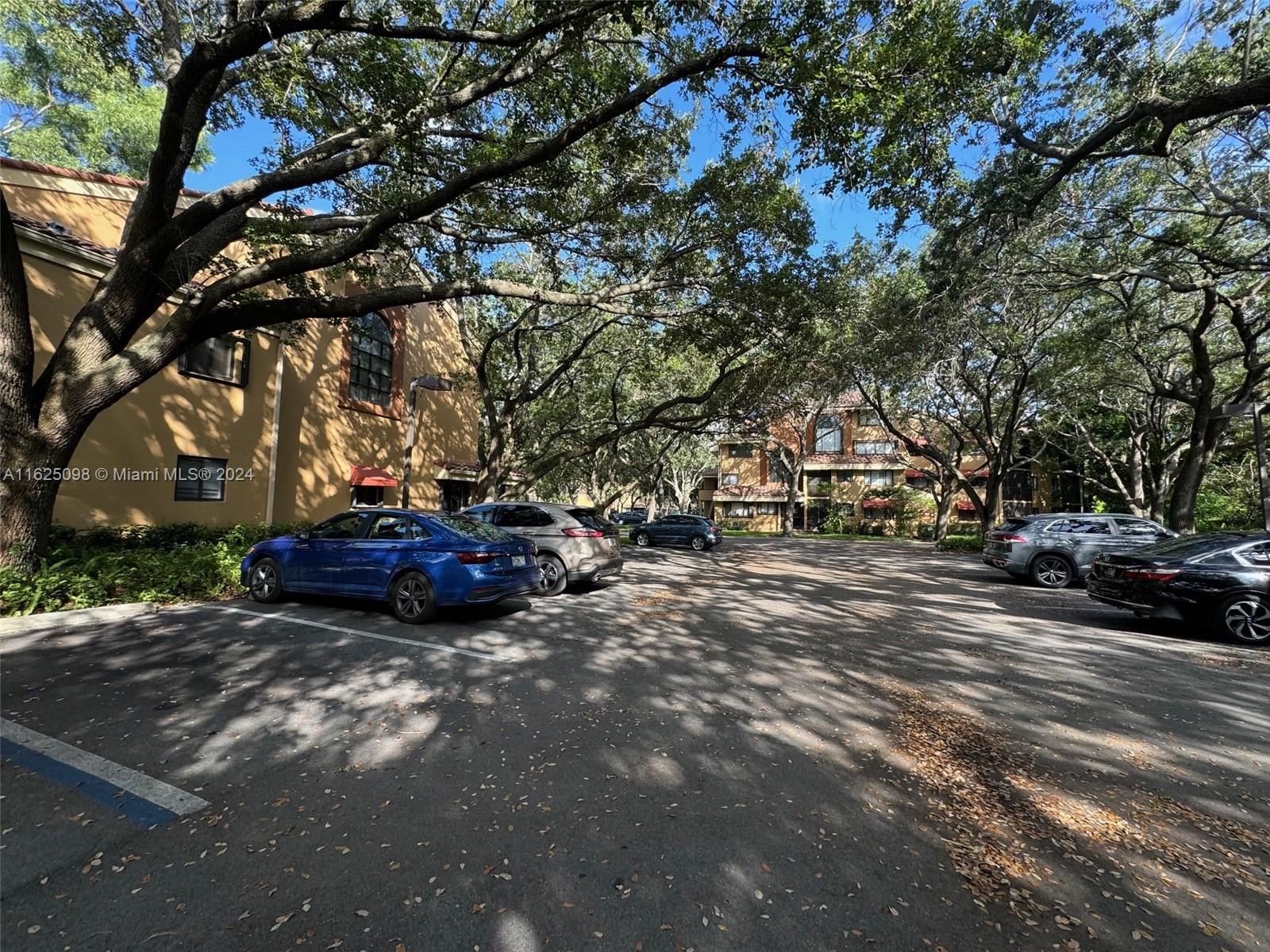 15579 N Miami Lakeway N # 209