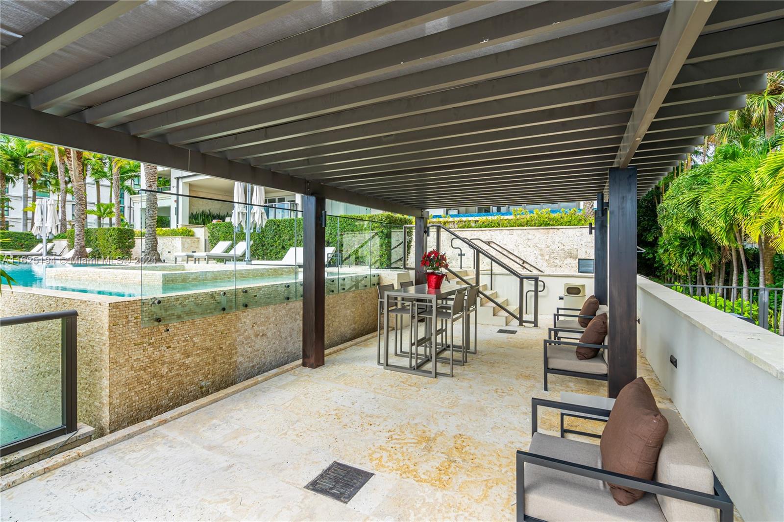 3535 Hiawatha Ave # 202