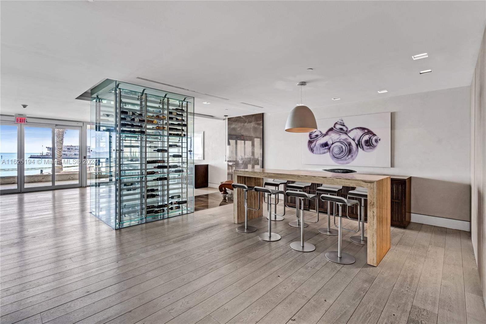 3535 Hiawatha Ave # 202
