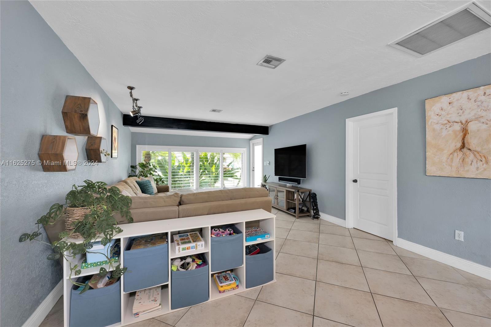 9461 Martinique Dr