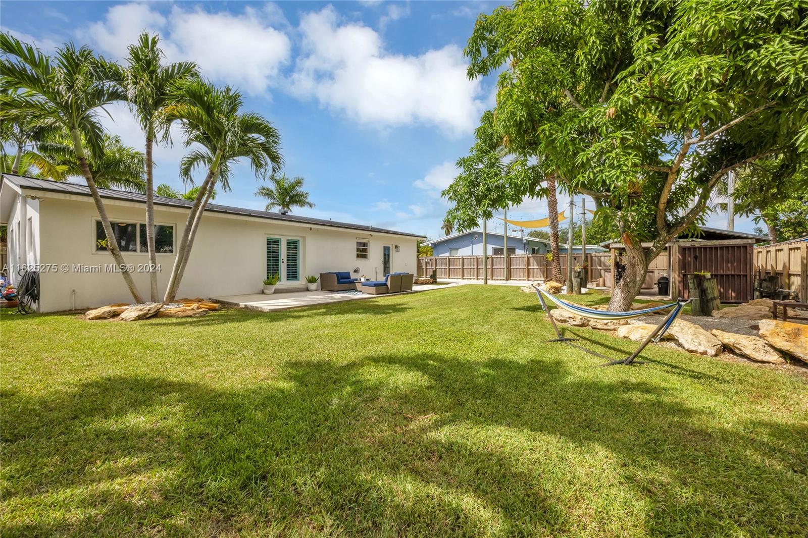 9461 Martinique Dr