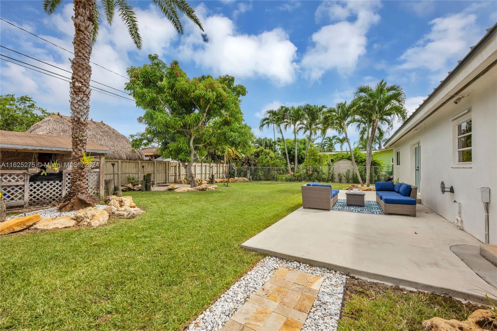 9461 Martinique Dr