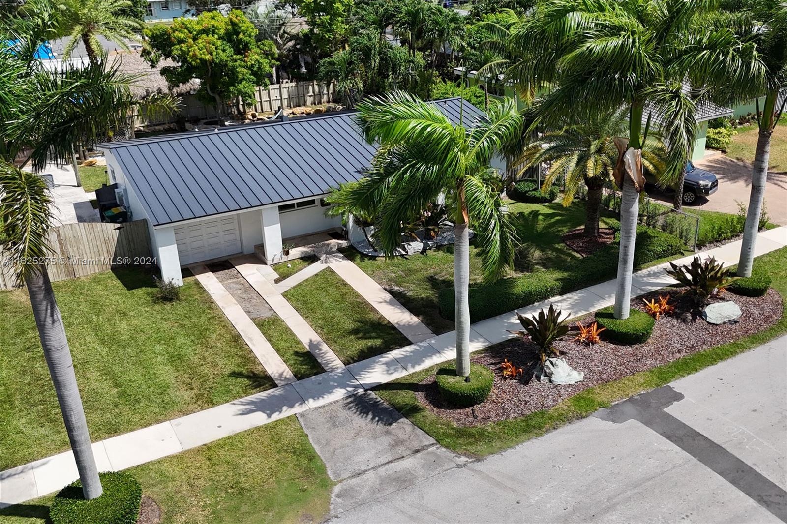 9461 Martinique Dr