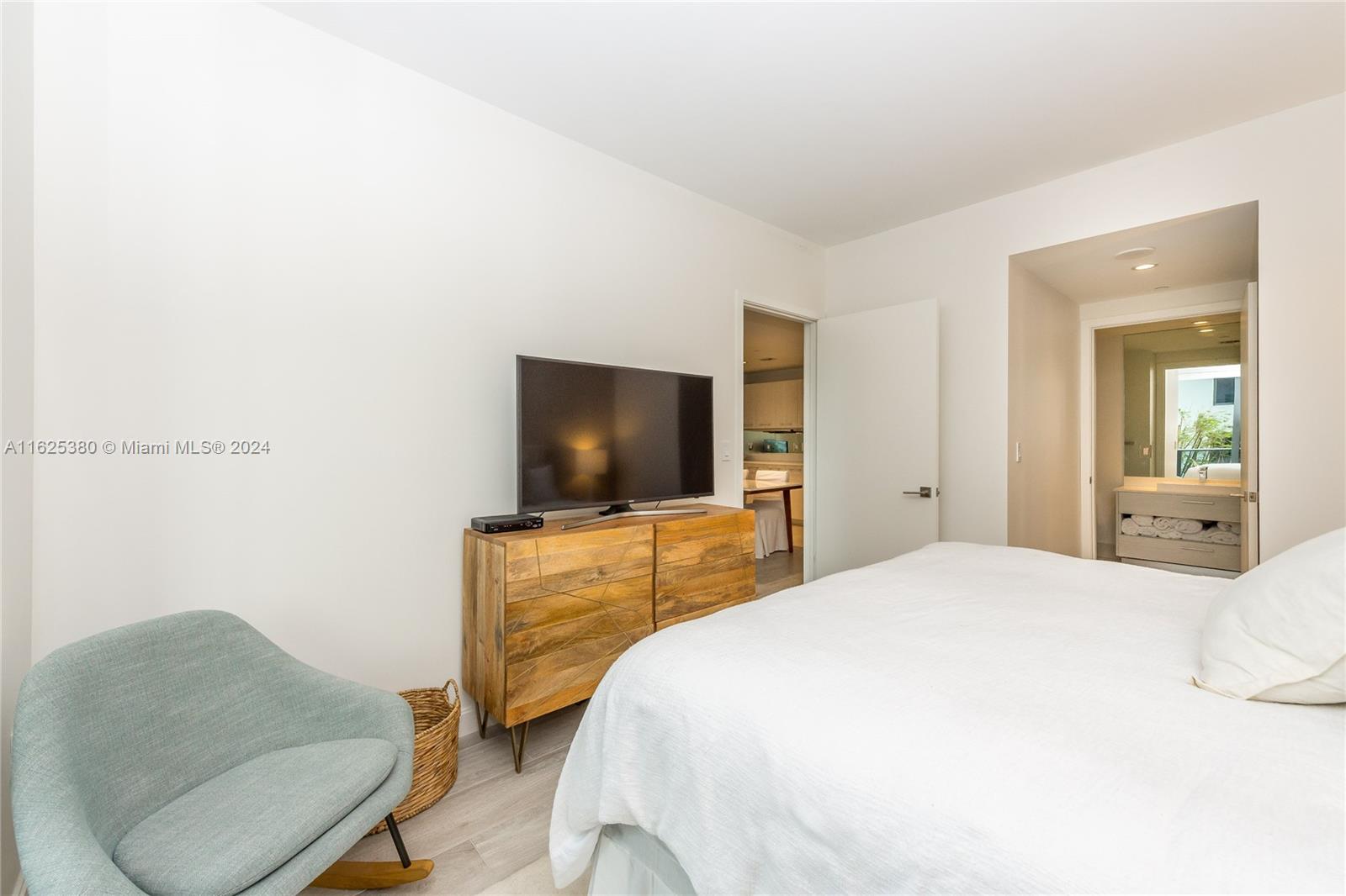 55 SW 9th St # 1010