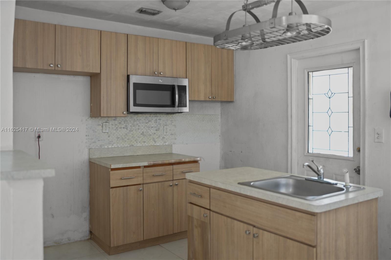 1122 NW 59th St