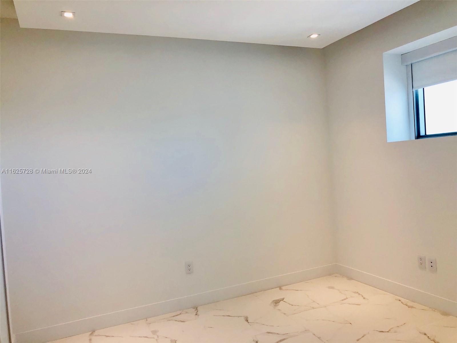 2900 NE 7th Ave # 2404